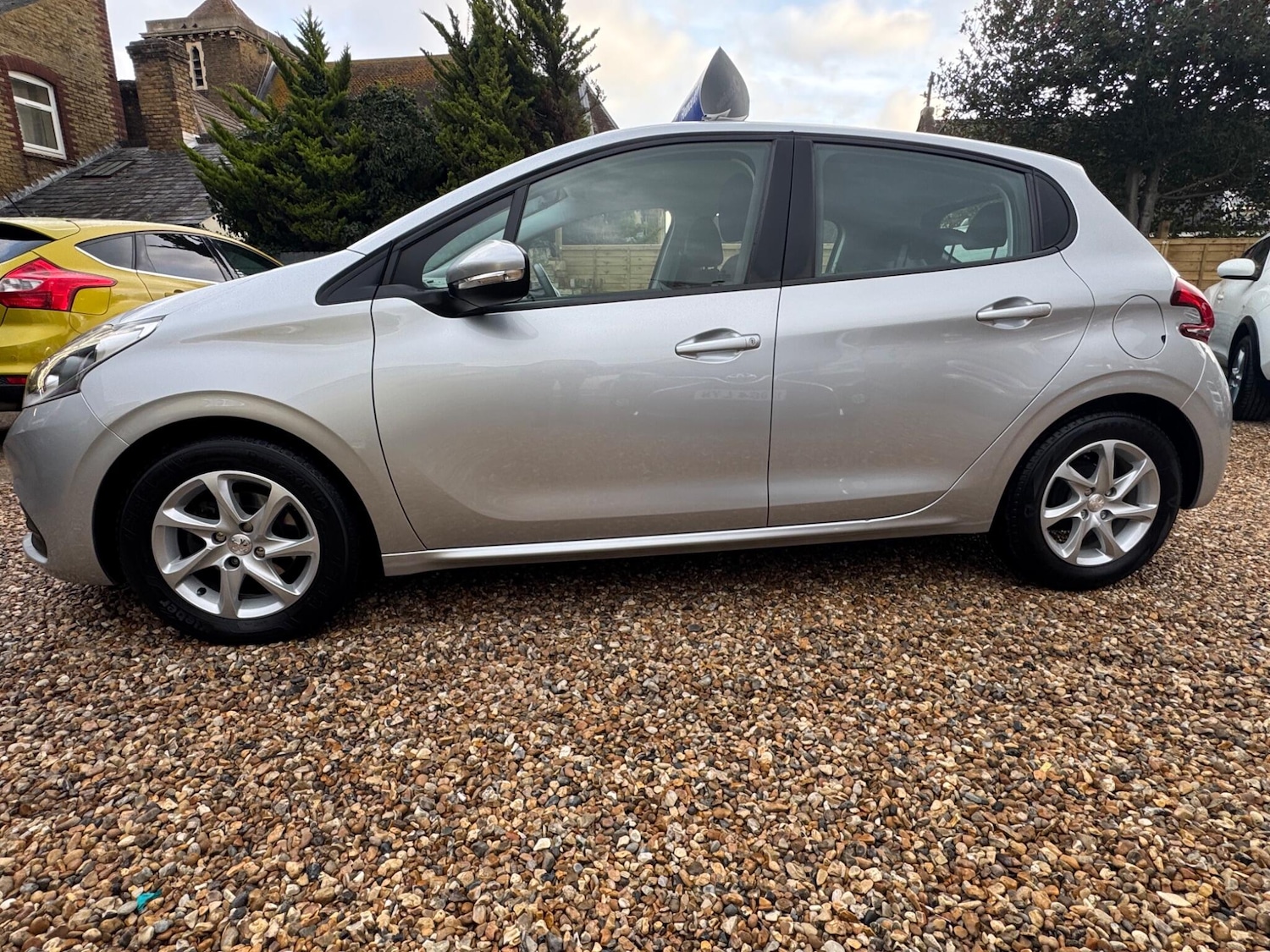 Used Peugeot 208 2018 for sale - 76691164: Photo 8