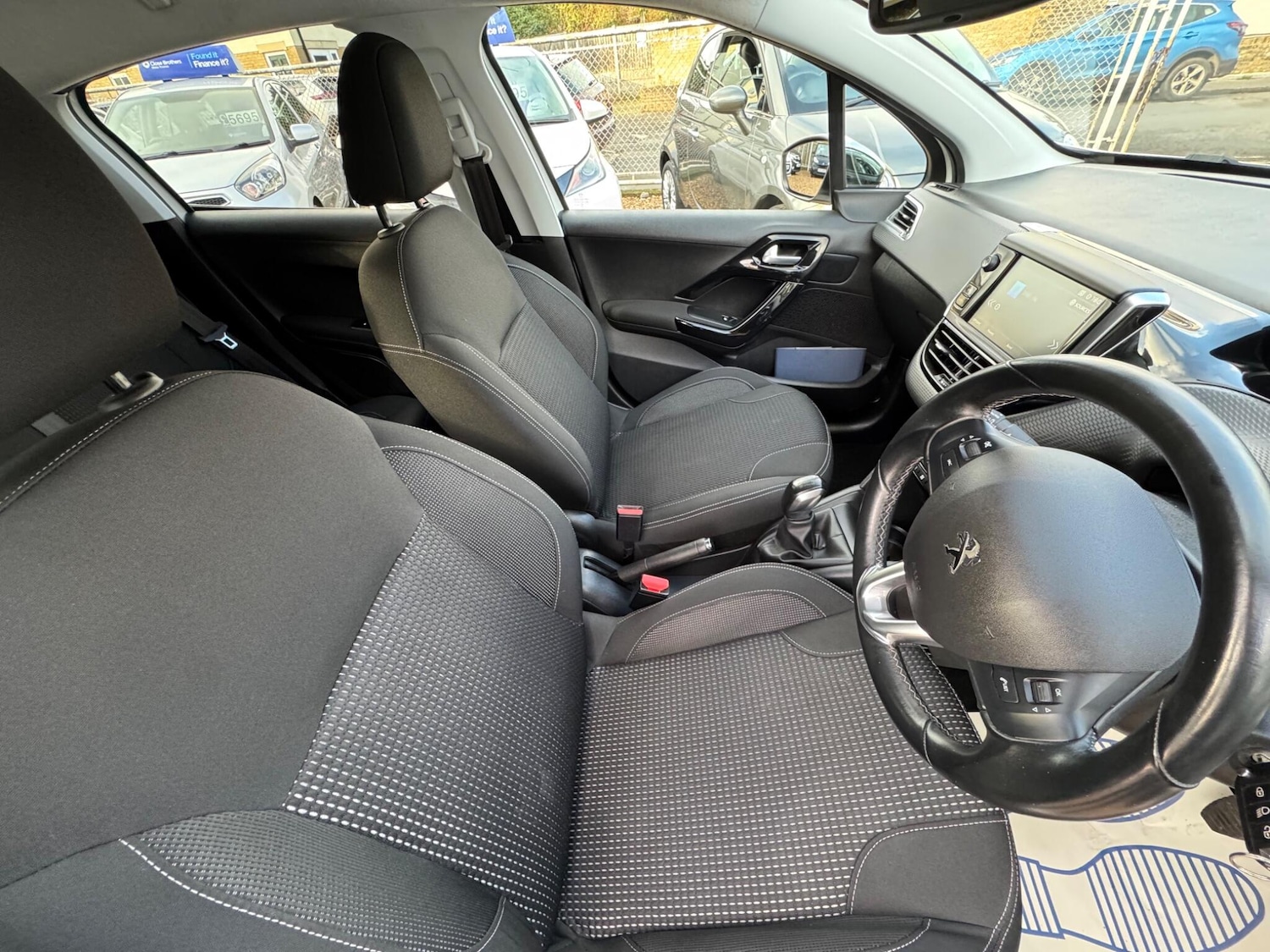 Used Peugeot 208 2019 for sale - 76927056: Photo 16