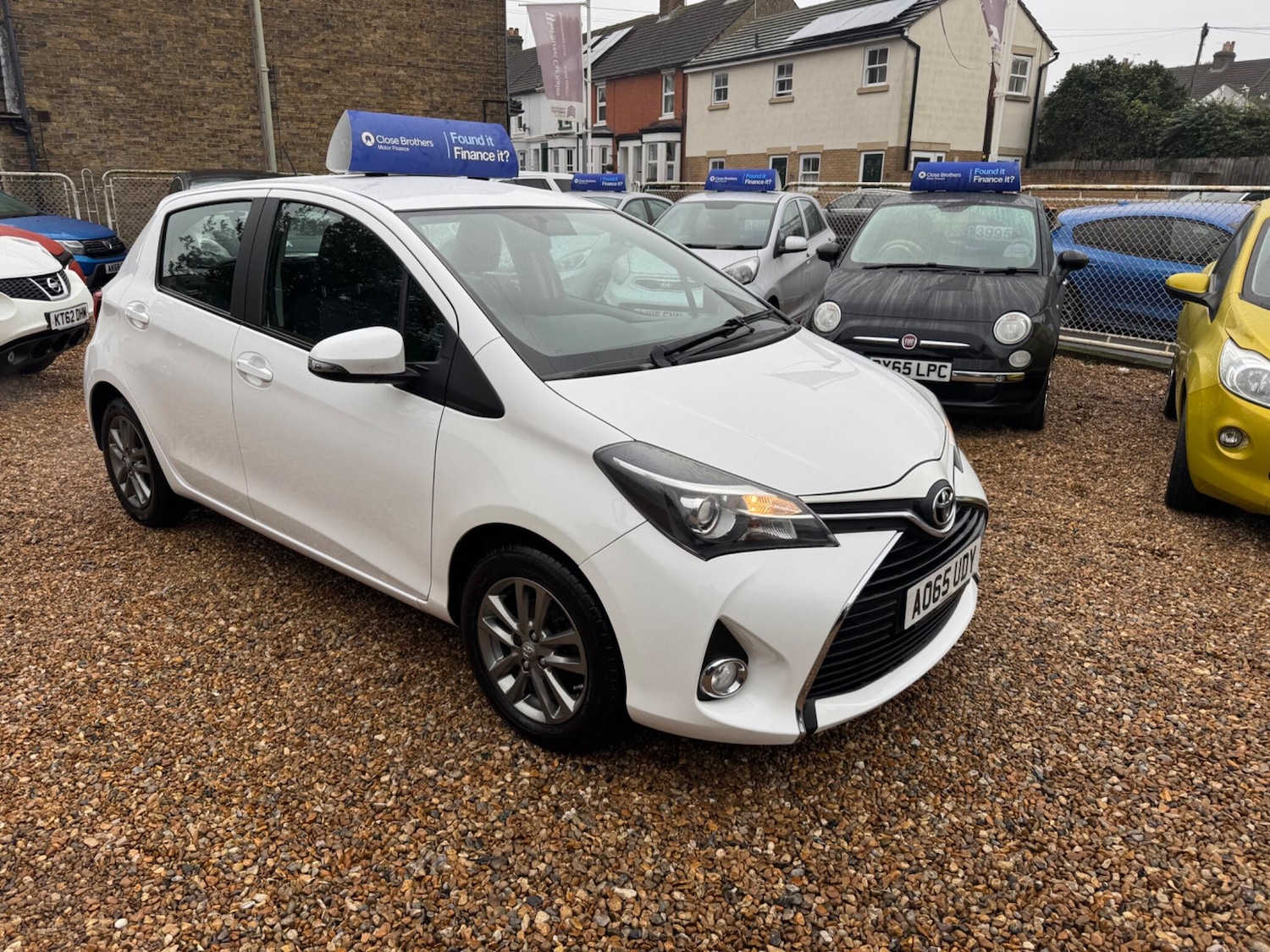 Used Toyota Yaris 2015 for sale - 76691169: Photo 1