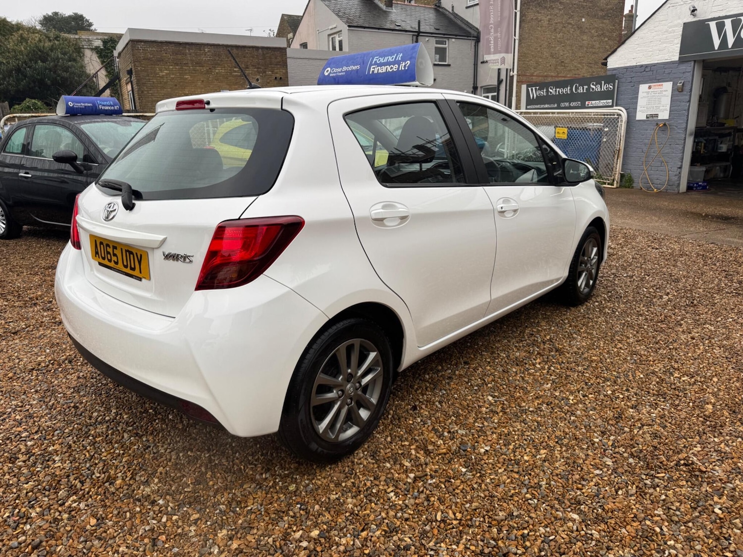 Used Toyota Yaris 2015 for sale - 76691169: Photo 10