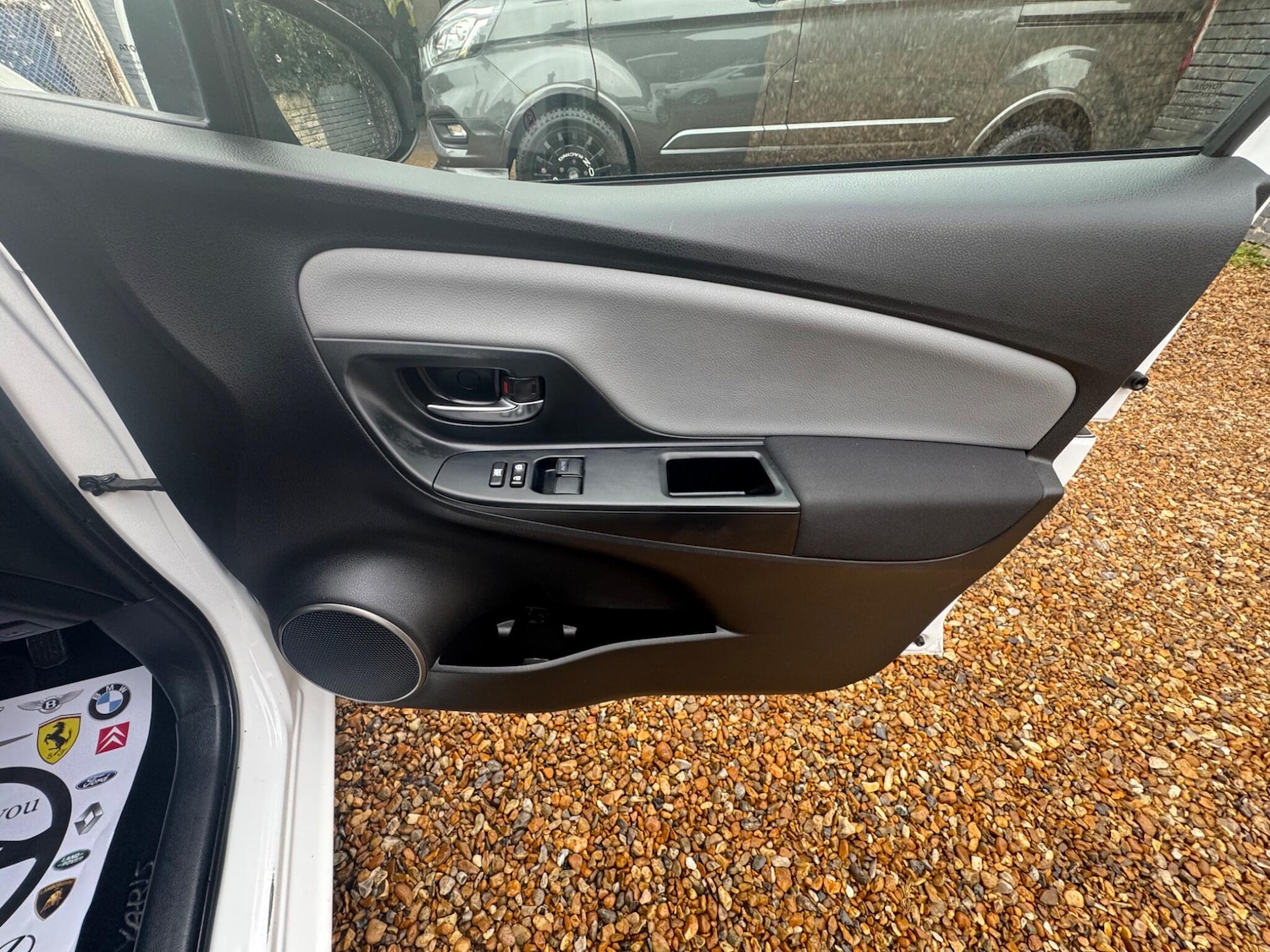 Used Toyota Yaris 2015 for sale - 76691169: Photo 19