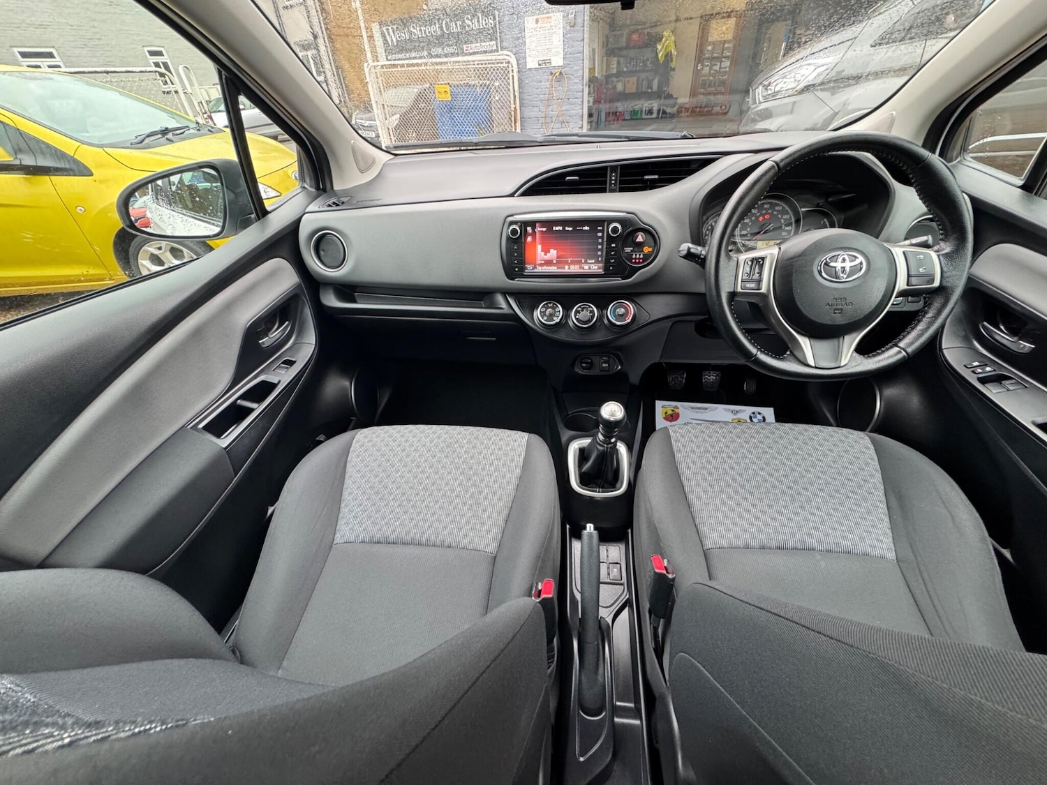 Used Toyota Yaris 2015 for sale - 76691169: Photo 22