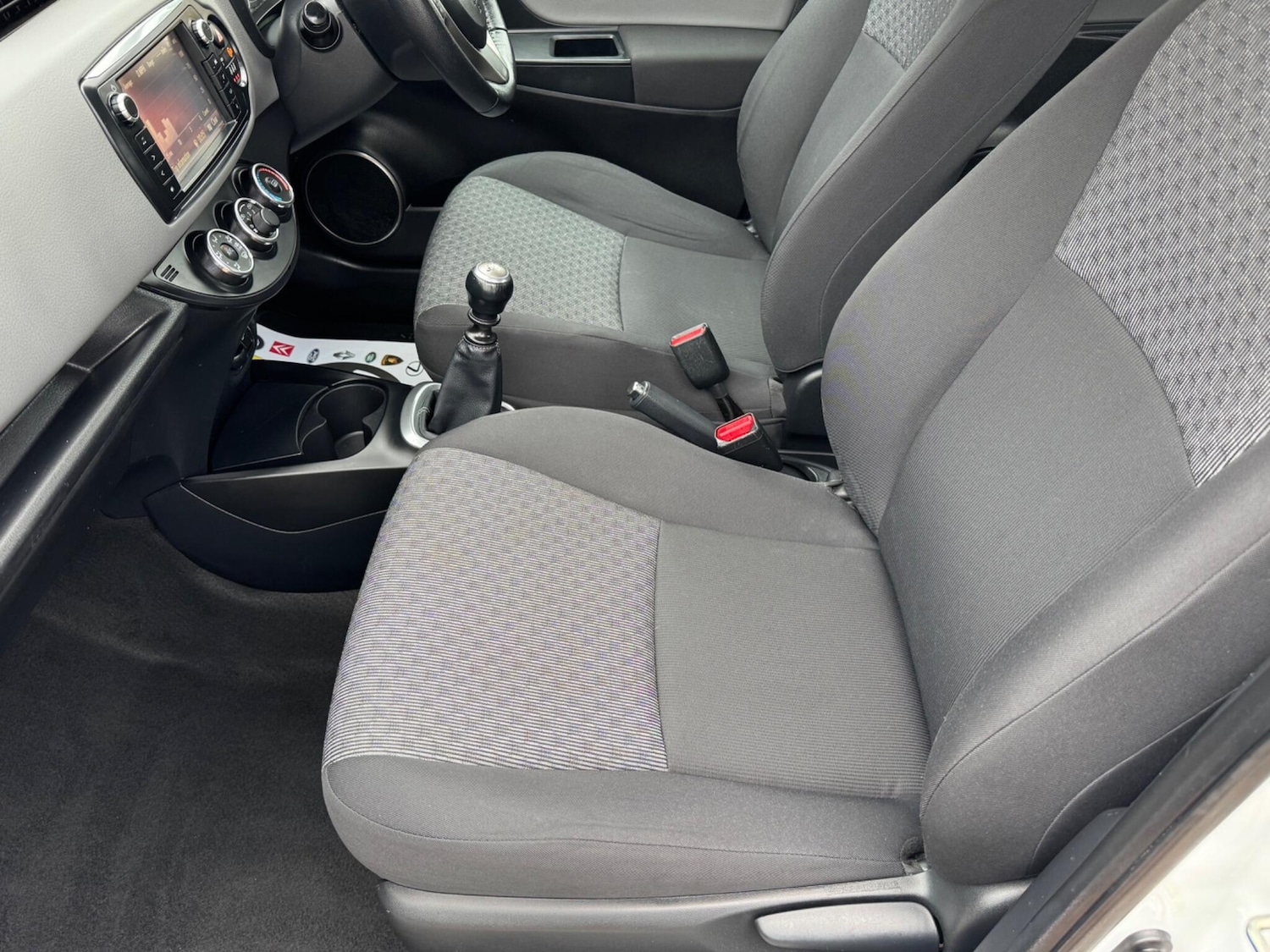 Used Toyota Yaris 2015 for sale - 76691169: Photo 30