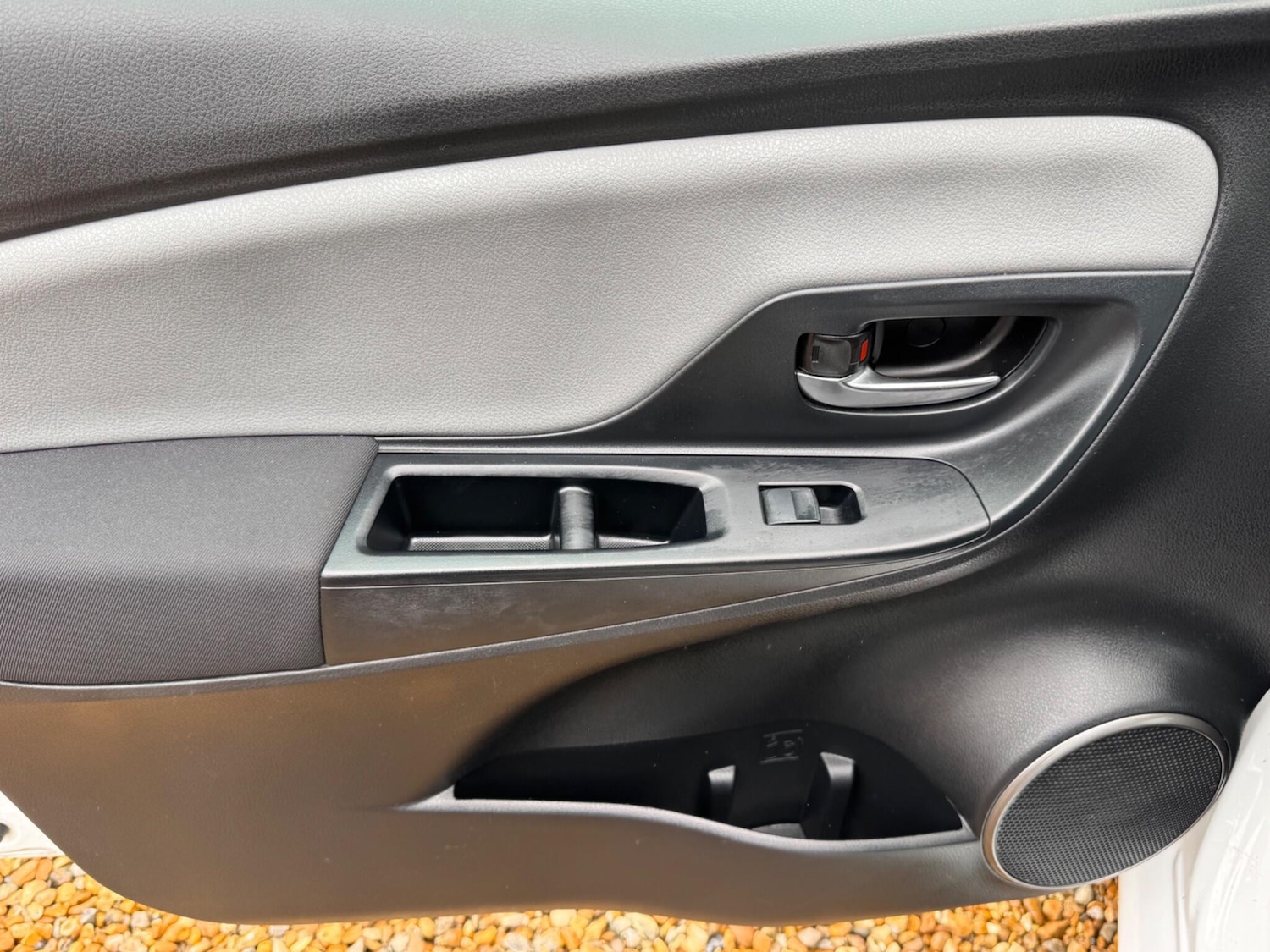 Used Toyota Yaris 2015 for sale - 76691169: Photo 31