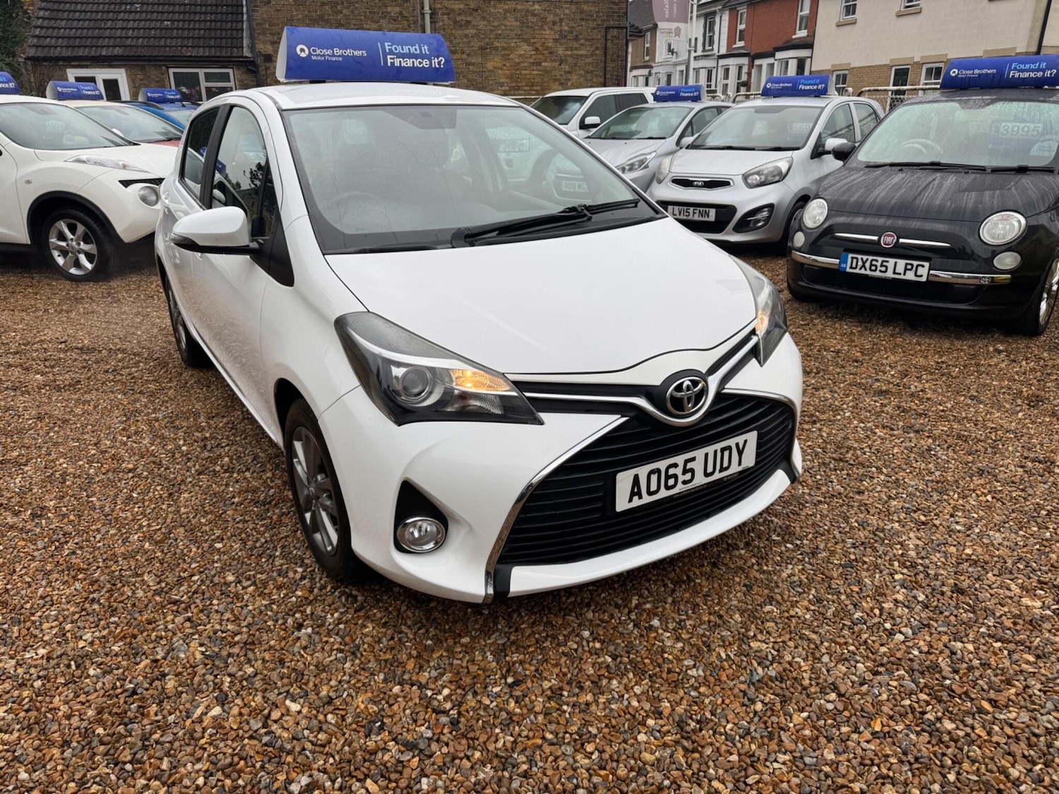 Used Toyota Yaris 2015 for sale - 76691169: Photo 4