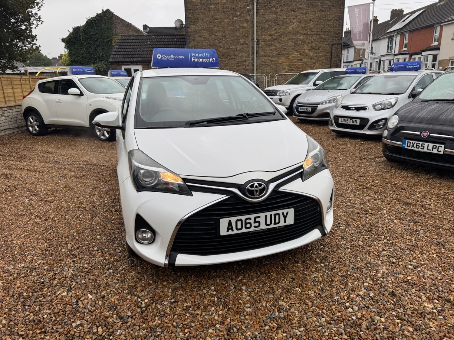 Used Toyota Yaris 2015 for sale - 76691169: Photo 5