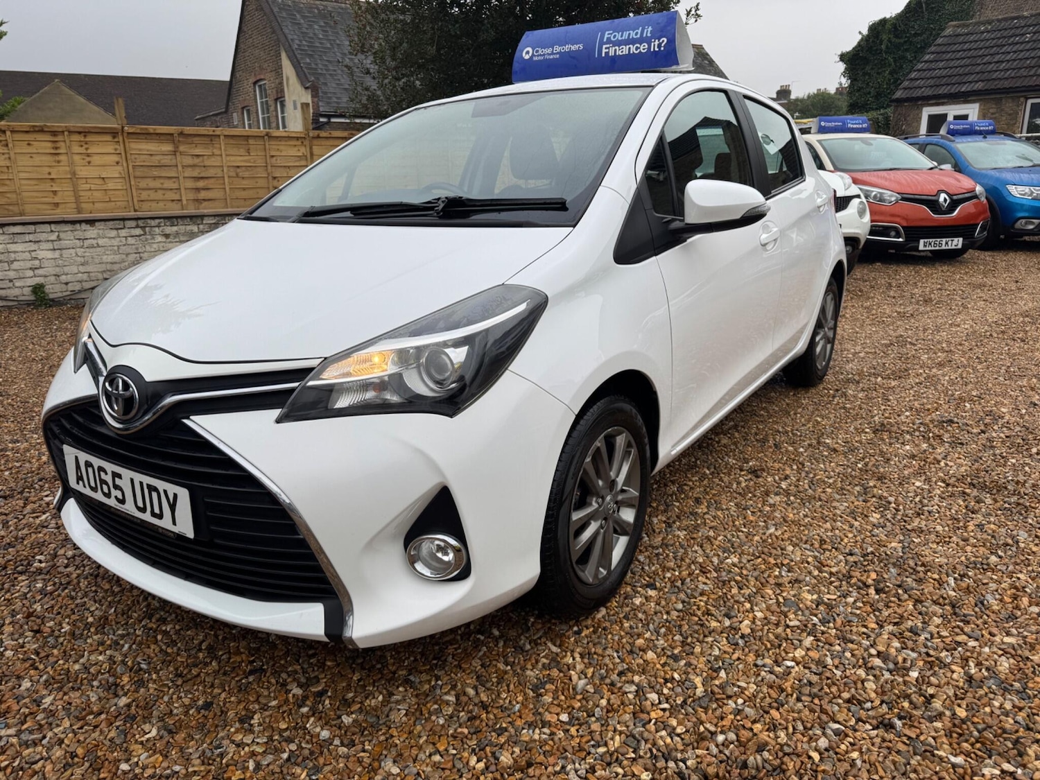Used Toyota Yaris 2015 for sale - 76691169: Photo 6