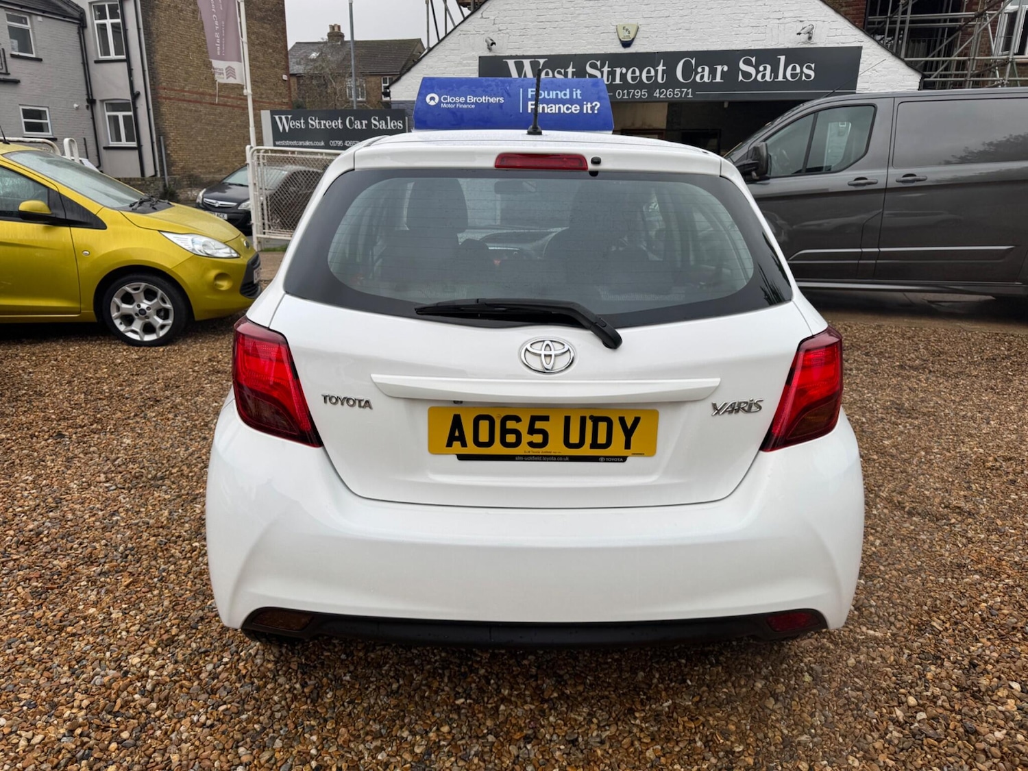 Used Toyota Yaris 2015 for sale - 76691169: Photo 9