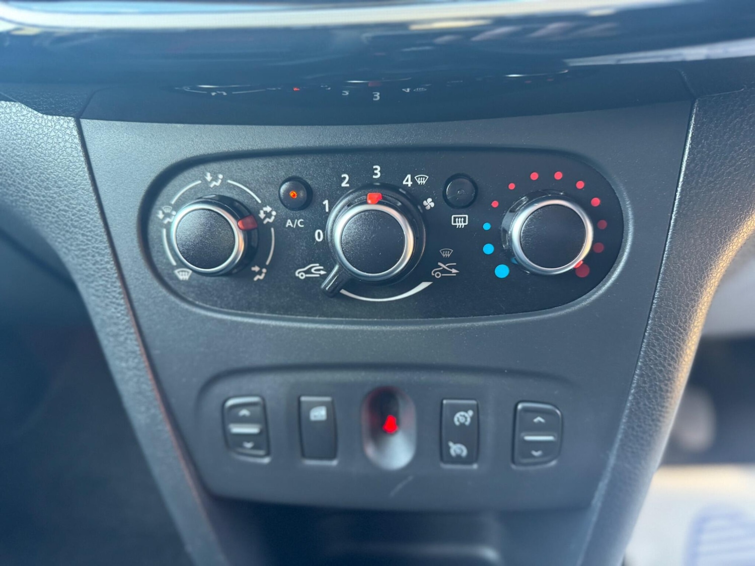 Used Dacia Sandero Stepway 2019 for sale - 76689092: Photo 21