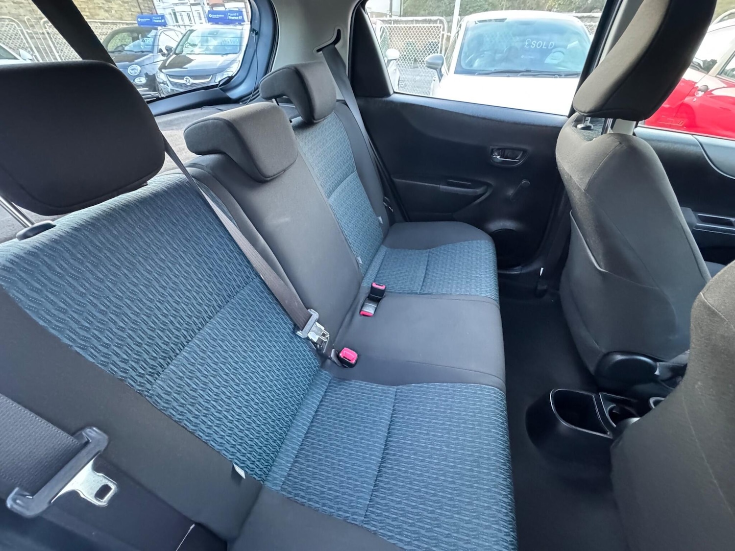 Used Toyota Yaris 2012 for sale - 77396346: Photo 15