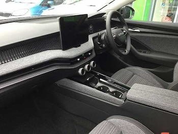 Used Skoda Superb 2025 for sale - 76143214: Photo 2