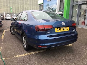 Used Volkswagen Jetta 2017 for sale - 76193375: Photo 3