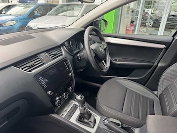 Used Skoda Octavia 2020 for sale - 75732483: Photo
