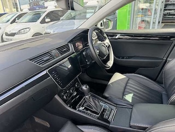Used Skoda Superb 2021 for sale - 75732504: Photo