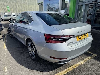Used Skoda Superb 2021 for sale - 75732504: Photo