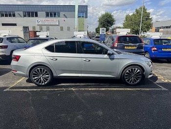 Used Skoda Superb 2021 for sale - 75732504: Photo