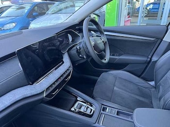Used Skoda Octavia 2025 for sale - 76057617: Photo 2
