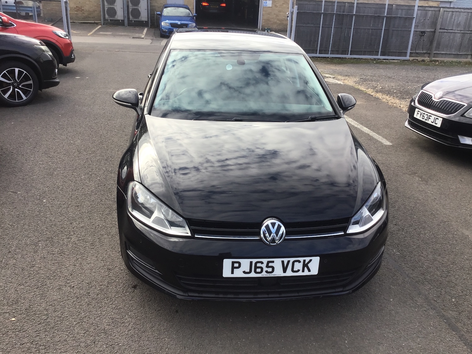 Used Volkswagen Golf 2015 for sale - 76208644: Photo 2