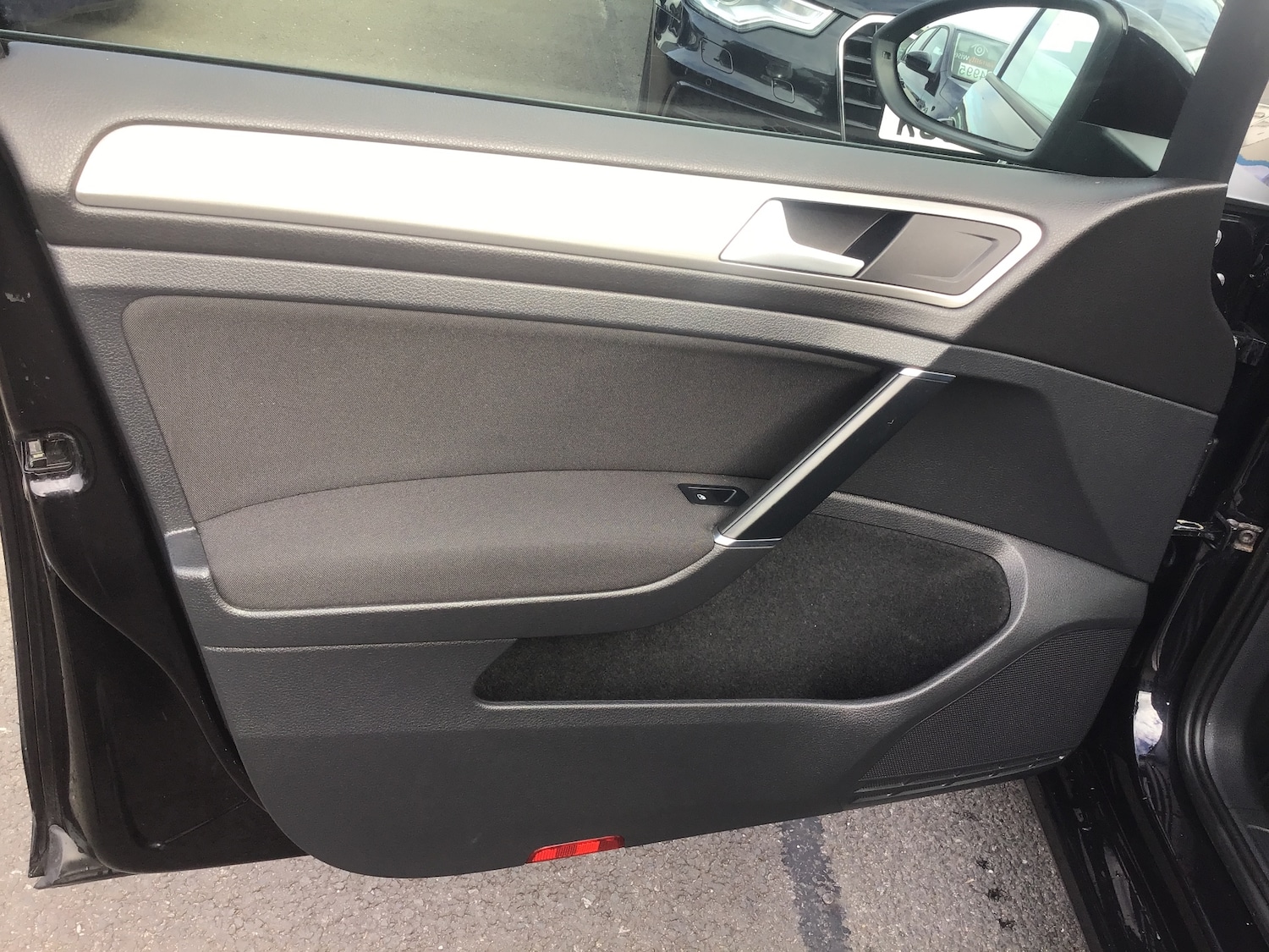 Used Volkswagen Golf 2015 for sale - 76208644: Photo 28