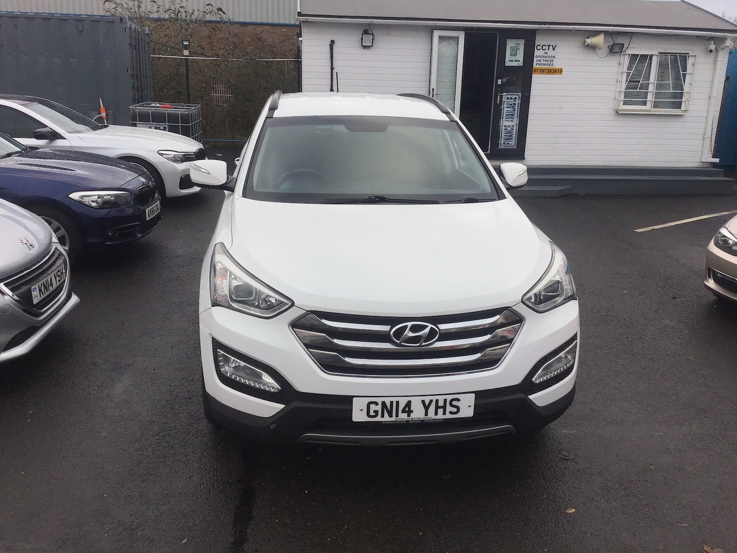 Used Hyundai Santa Fe 2014 for sale - 77831400: Photo 2