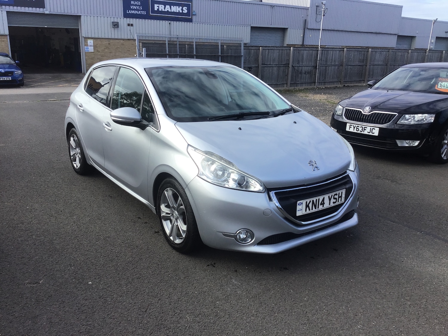 Used Peugeot 208 2014 for sale - 76205792: Photo 1