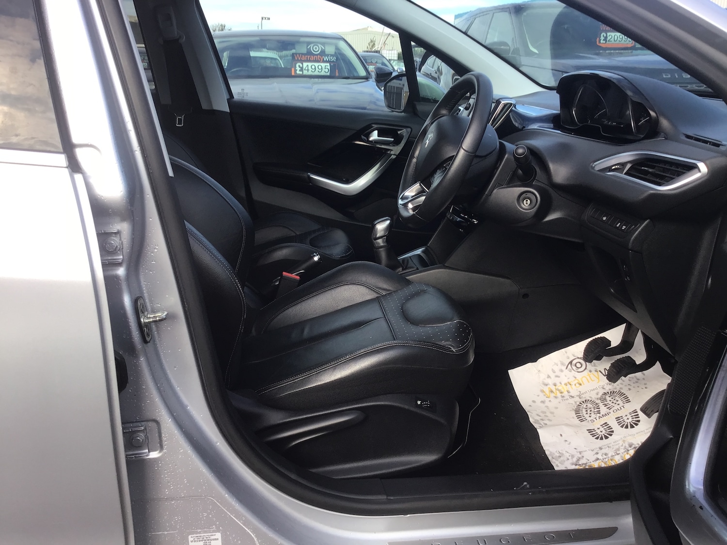 Used Peugeot 208 2014 for sale - 76205792: Photo 12