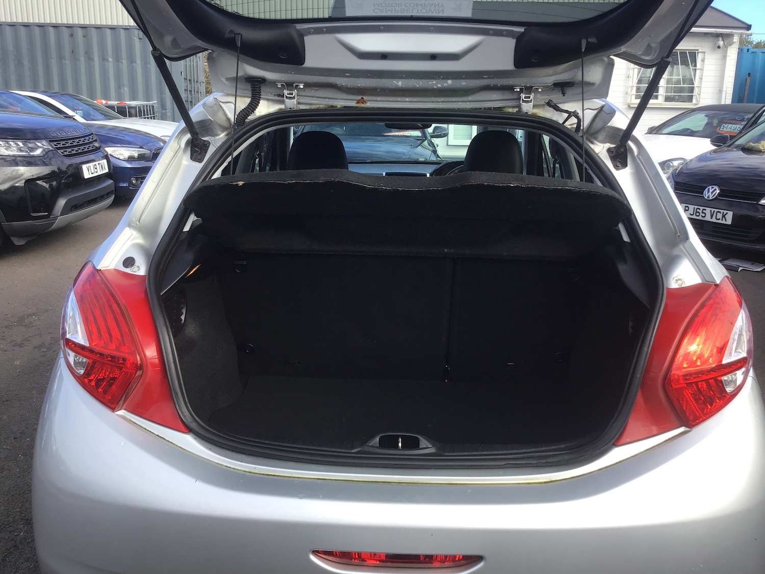Used Peugeot 208 2014 for sale - 76205792: Photo 17