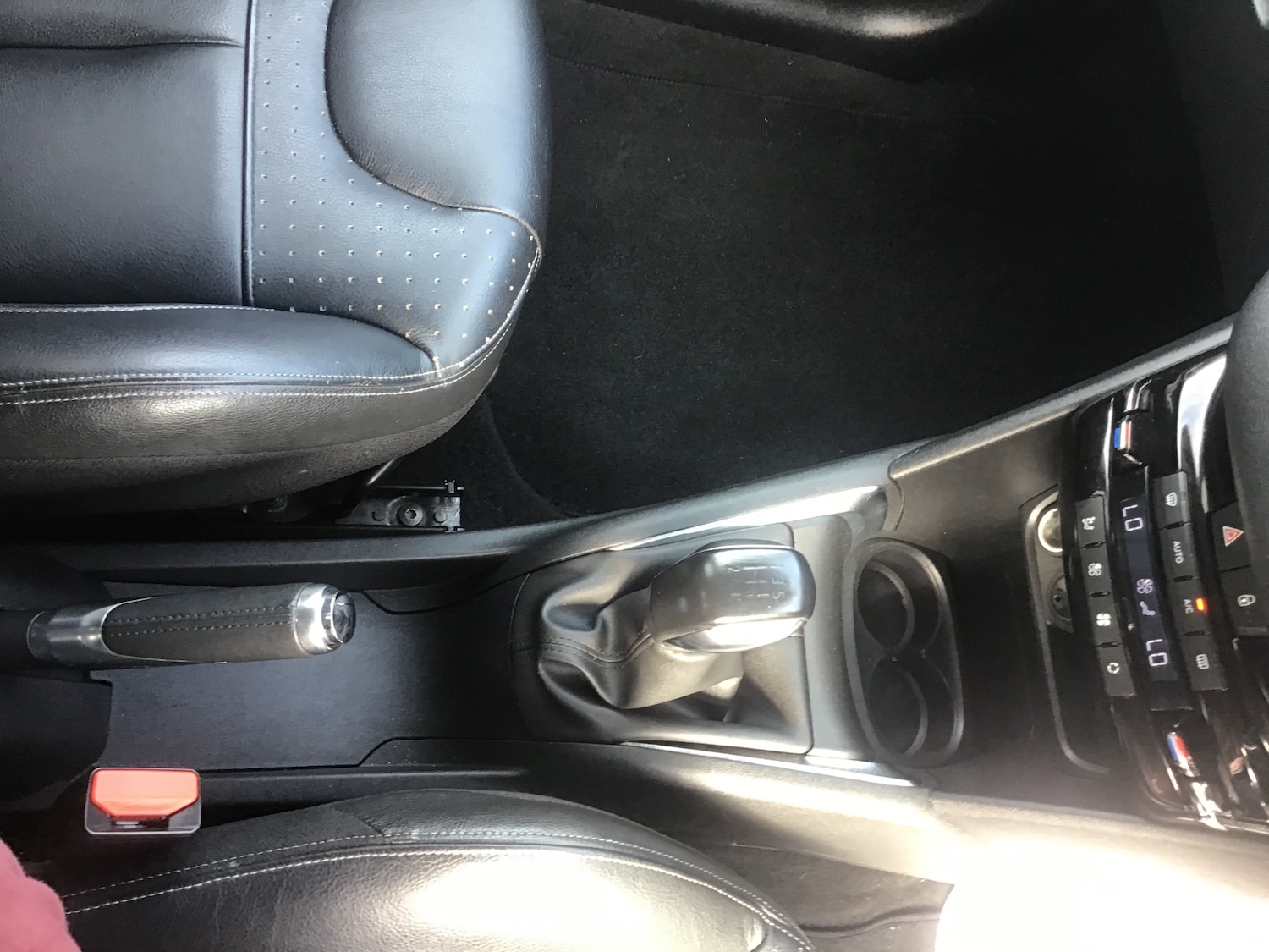 Used Peugeot 208 2014 for sale - 76205792: Photo 24