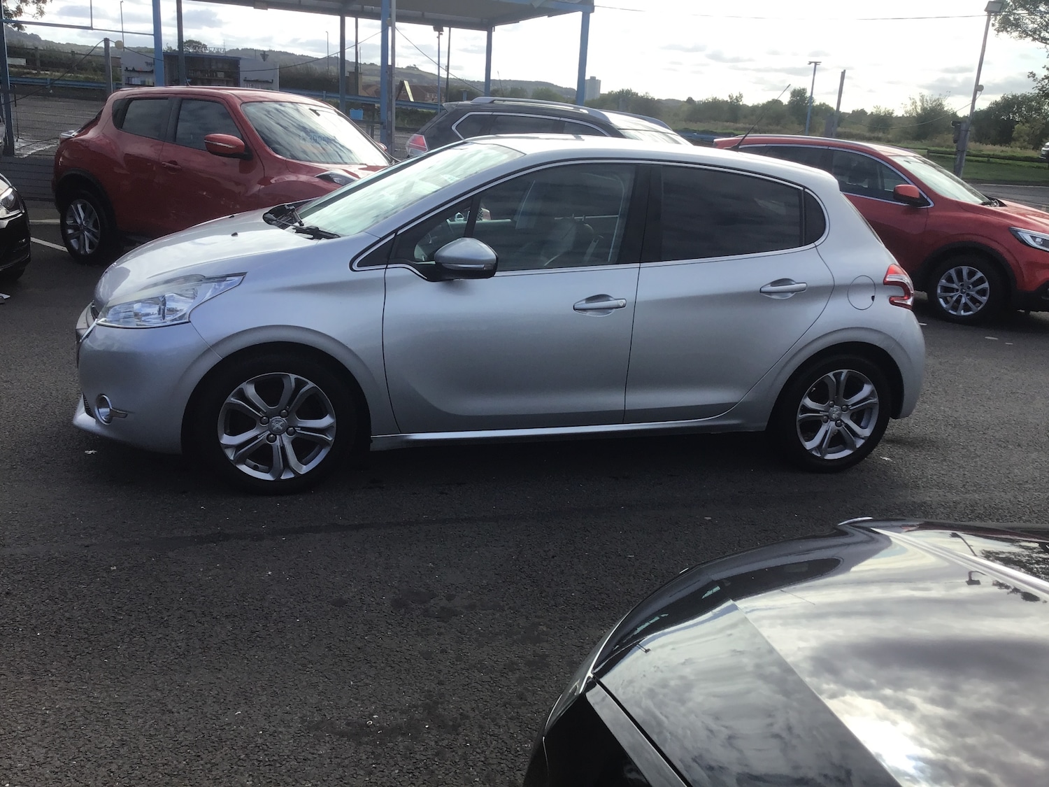 Used Peugeot 208 2014 for sale - 76205792: Photo 5