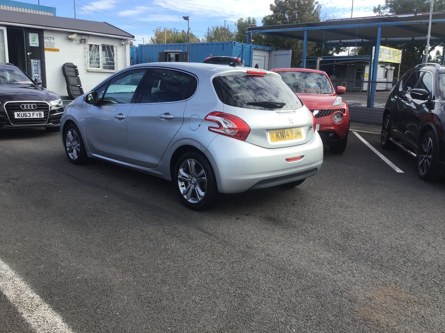 Used Peugeot 208 2014 for sale - 76205792: Photo 6