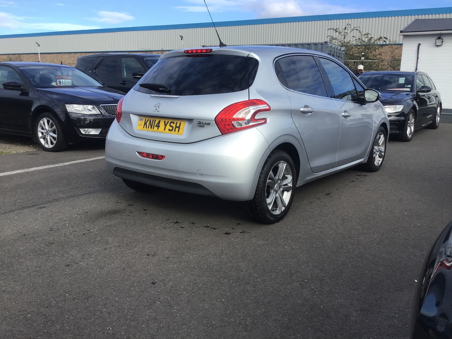 Used Peugeot 208 2014 for sale - 76205792: Photo 9