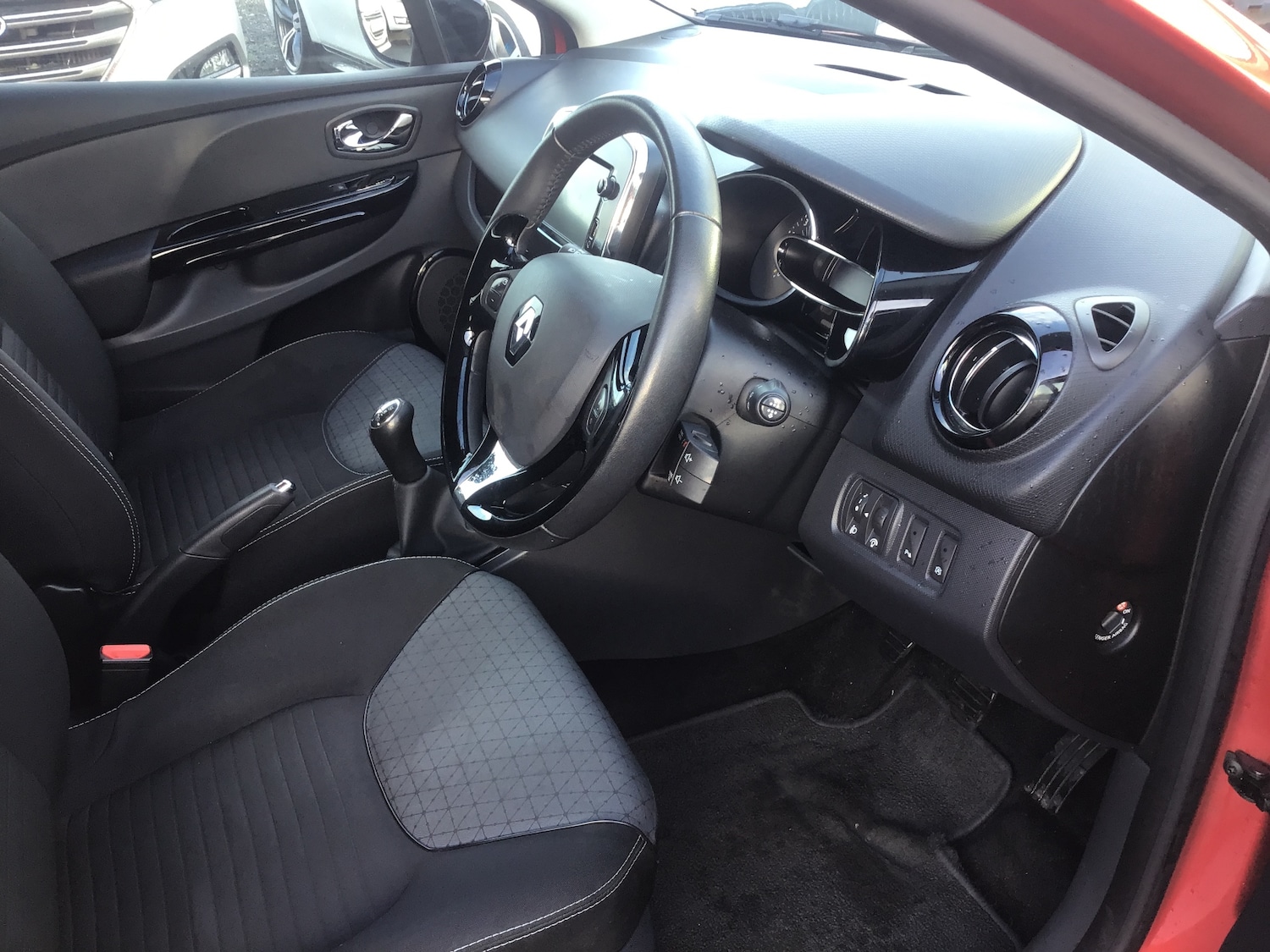 Used Renault Clio 2013 for sale - 76968387: Photo 13