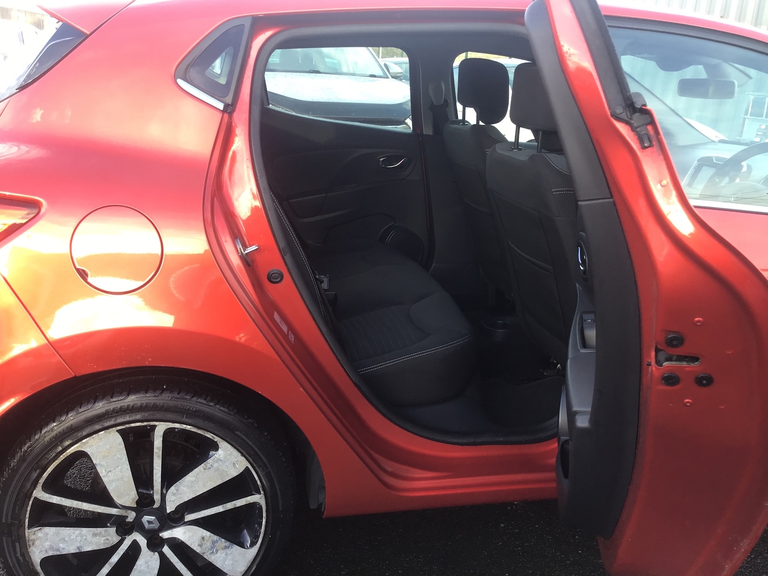 Used Renault Clio 2013 for sale - 76968387: Photo 17