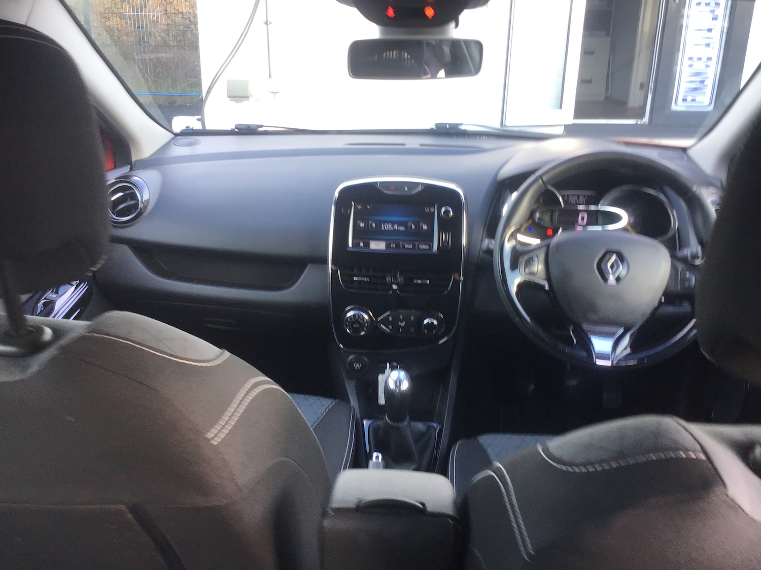 Used Renault Clio 2013 for sale - 76968387: Photo 32