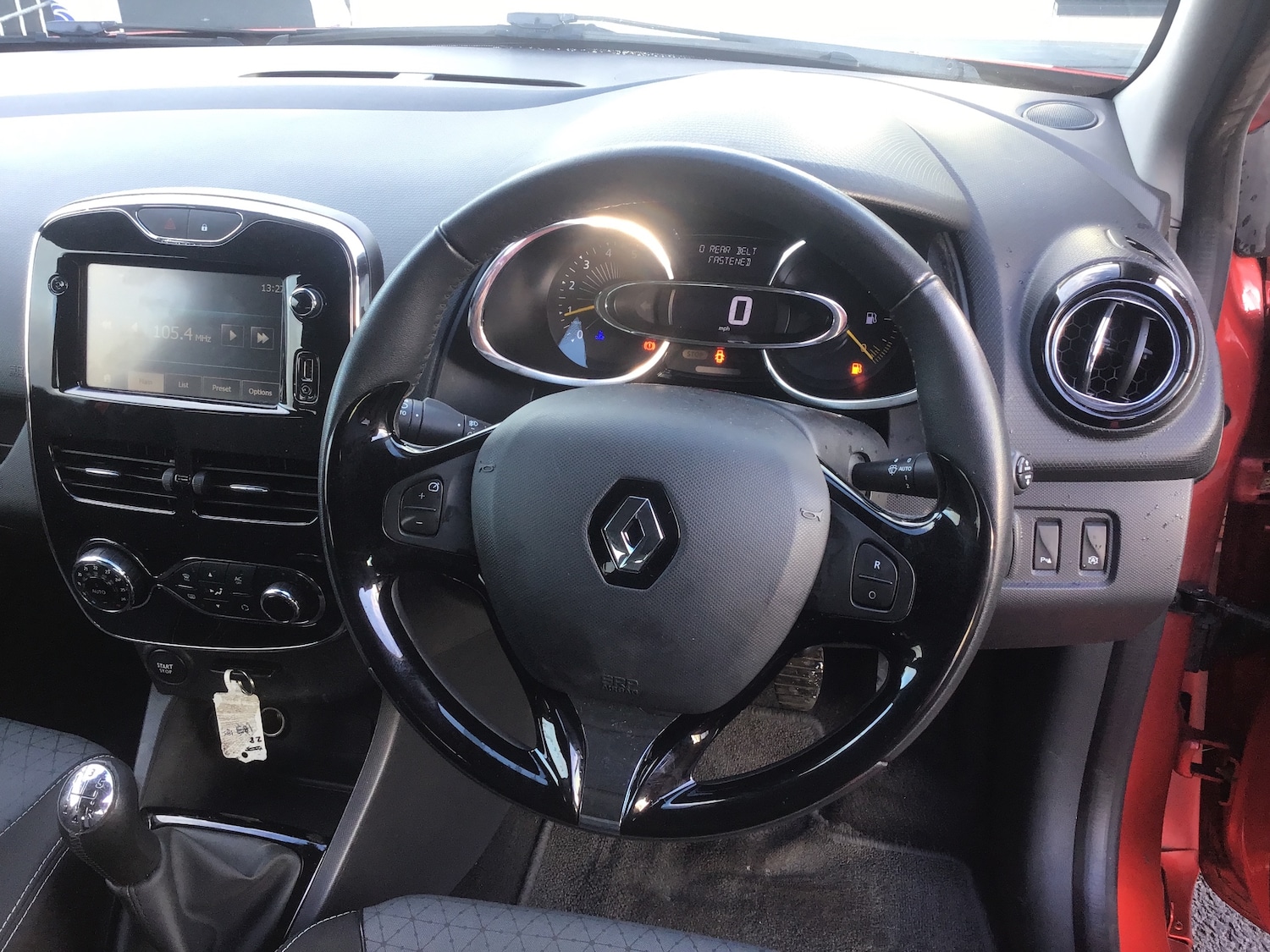 Used Renault Clio 2013 for sale - 76968387: Photo 33