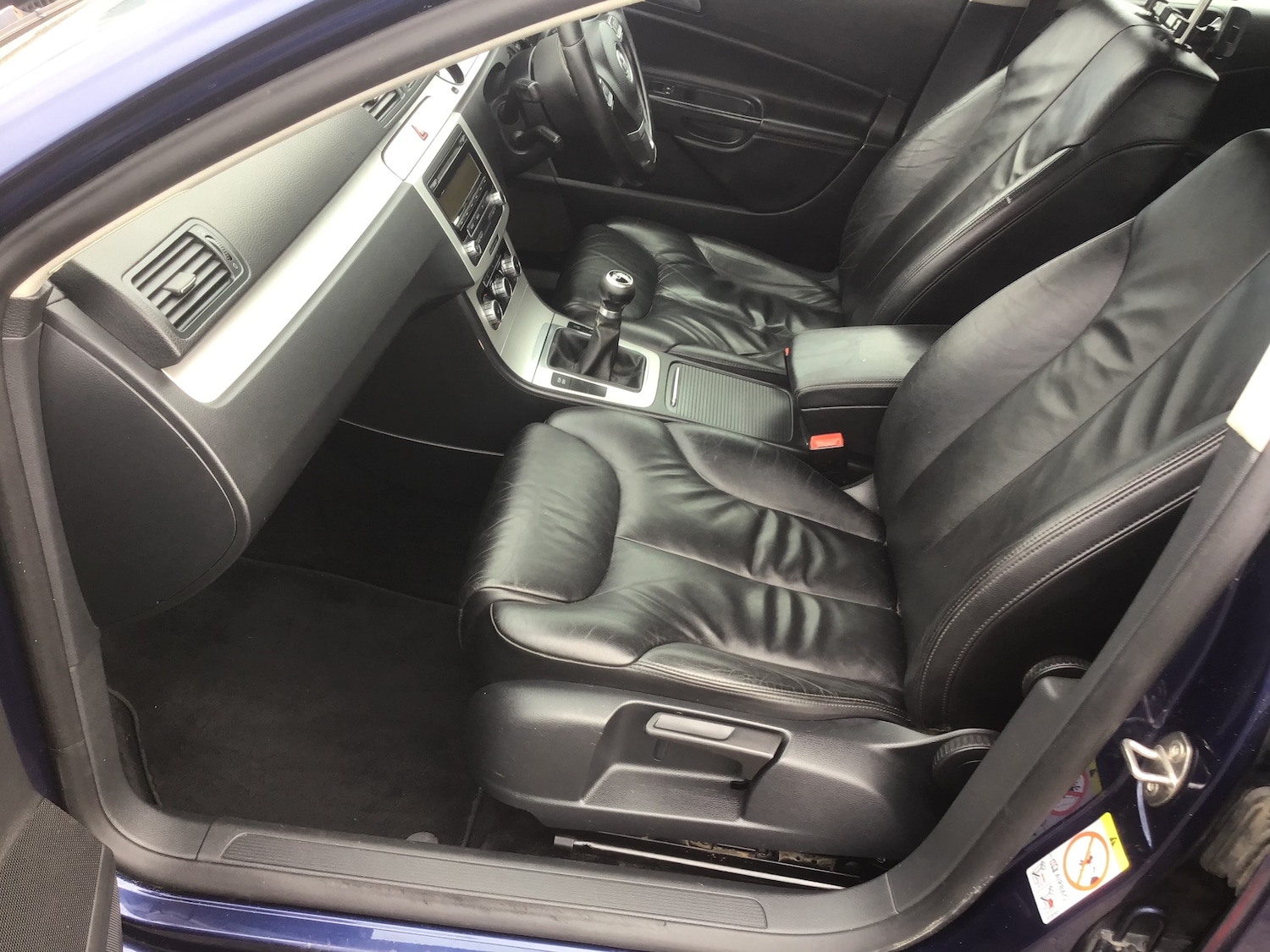 Used Volkswagen Passat 2010 for sale - 76276911: Photo 30