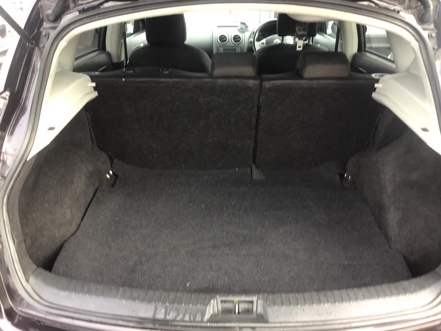 Used Nissan Qashqai 2011 for sale - 76127116: Photo 19