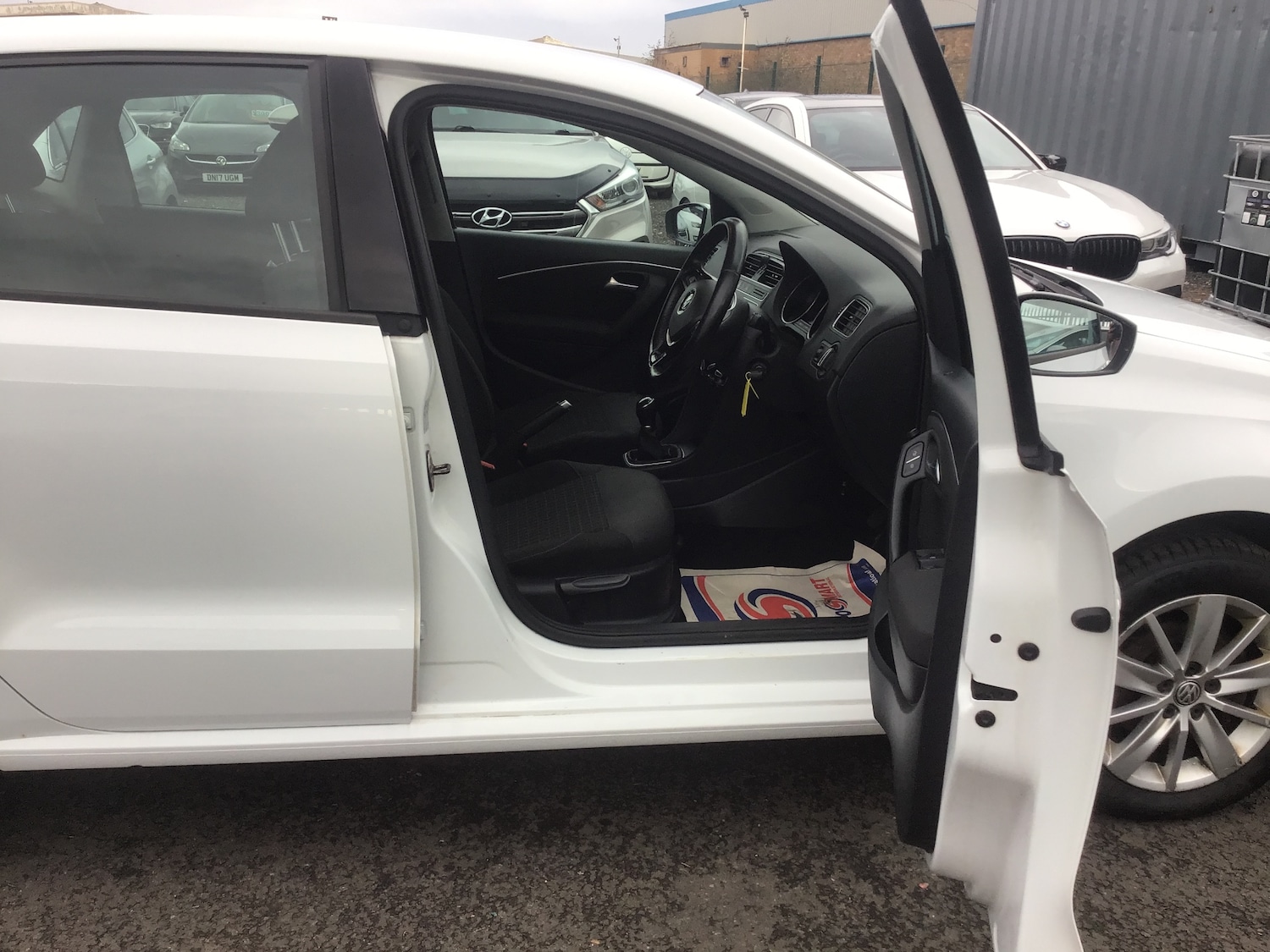 Used Volkswagen Polo 2015 for sale - 76968455: Photo 10