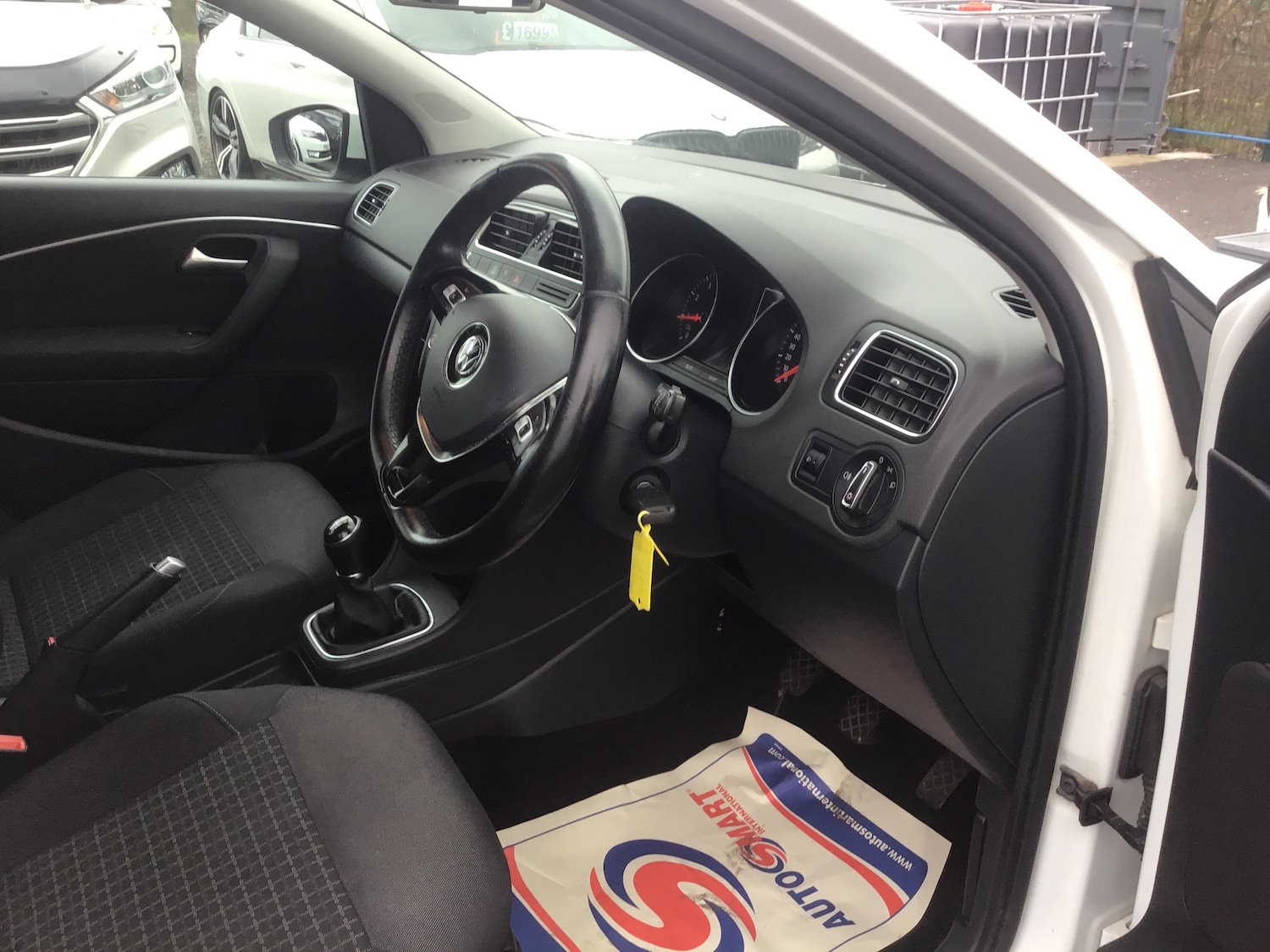 Used Volkswagen Polo 2015 for sale - 76968455: Photo 12