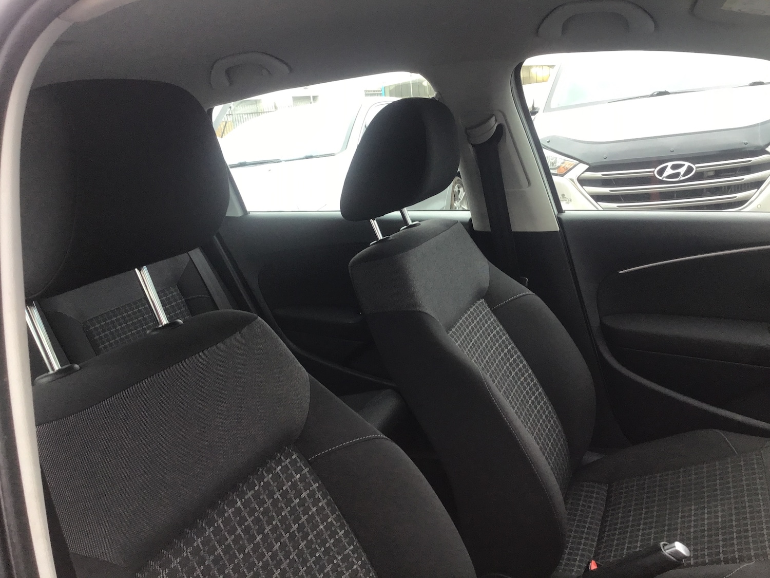 Used Volkswagen Polo 2015 for sale - 76968455: Photo 15