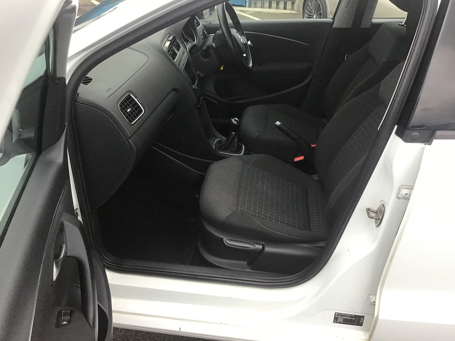 Used Volkswagen Polo 2015 for sale - 76968455: Photo 29