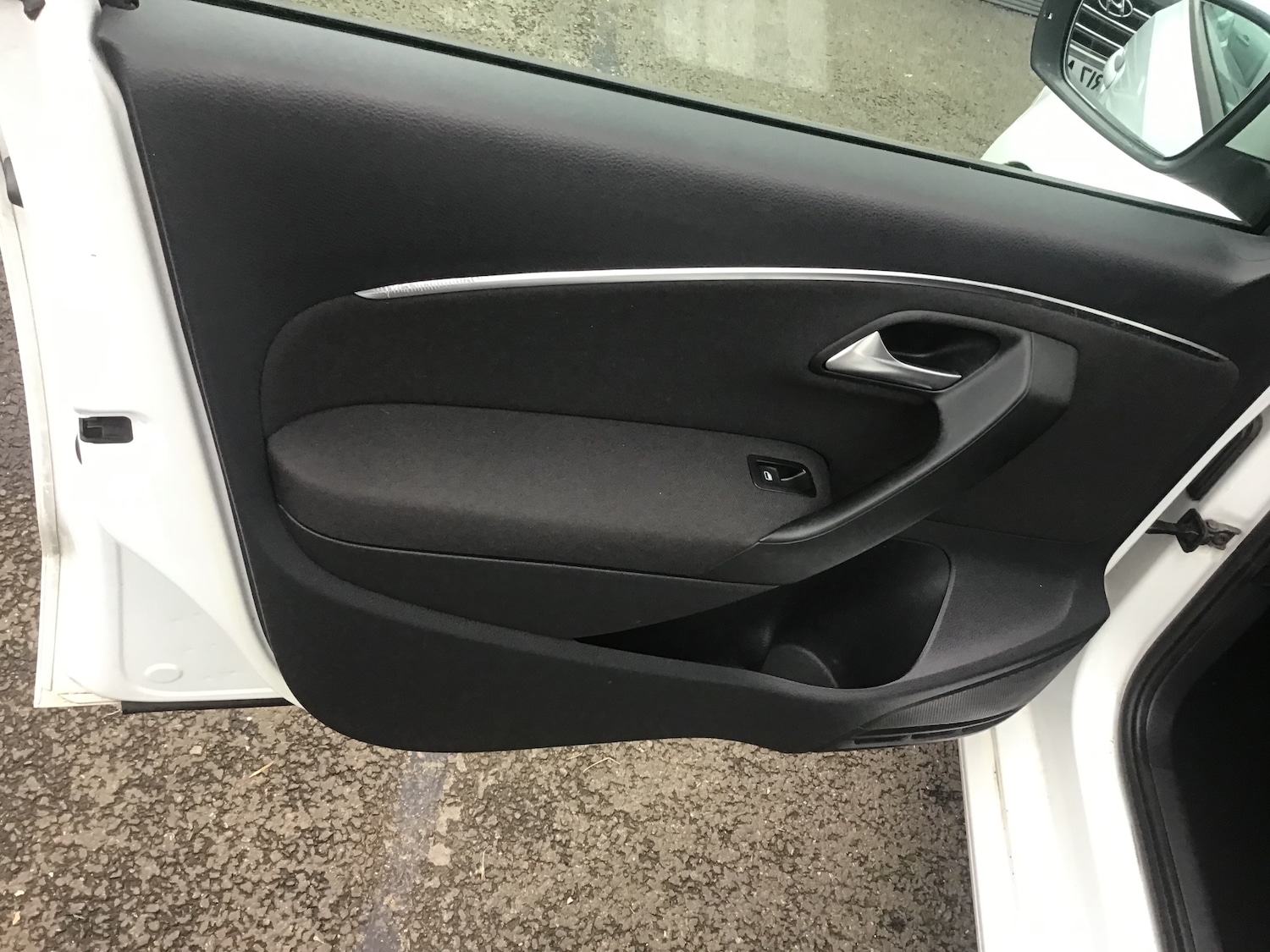 Used Volkswagen Polo 2015 for sale - 76968455: Photo 31