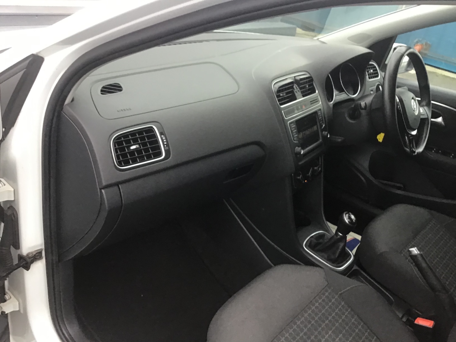 Used Volkswagen Polo 2015 for sale - 76968455: Photo 32