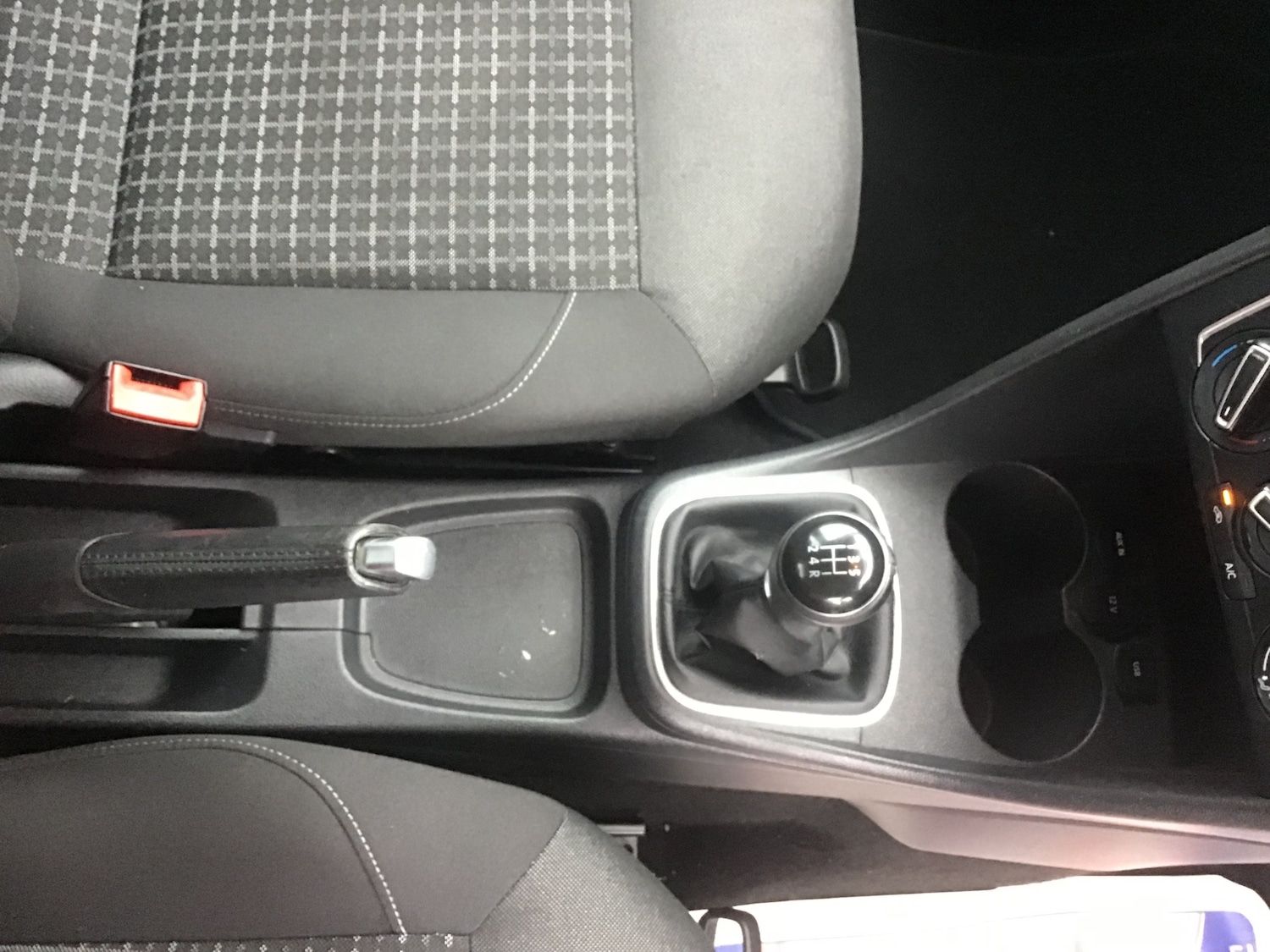 Used Volkswagen Polo 2015 for sale - 76968455: Photo 38