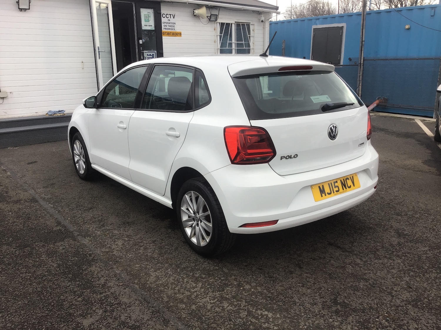 Used Volkswagen Polo 2015 for sale - 76968455: Photo 6