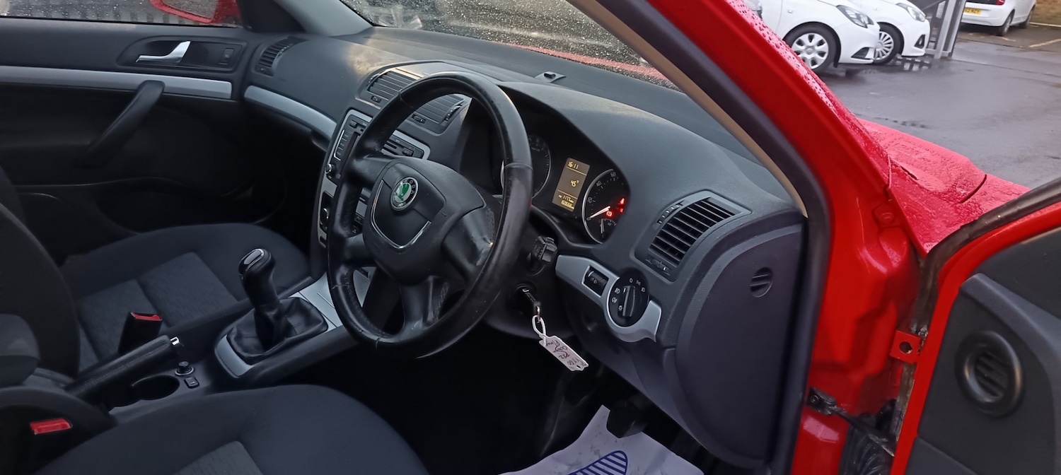 Used Skoda Octavia 2011 for sale - 77339642: Photo 14