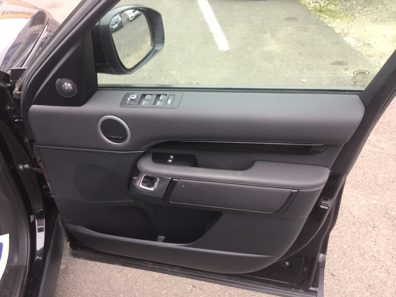Used Land Rover Discovery 2019 for sale - 76263687: Photo 40