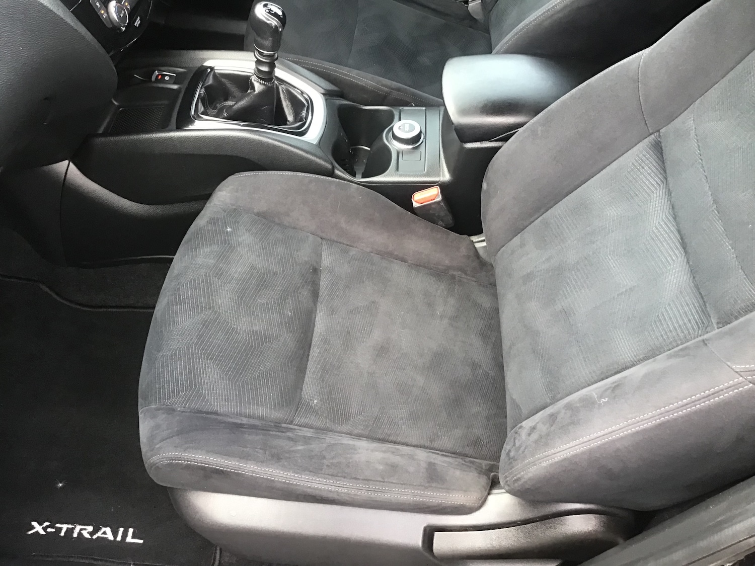 Used Nissan X-Trail 2015 for sale - 76276885: Photo 37