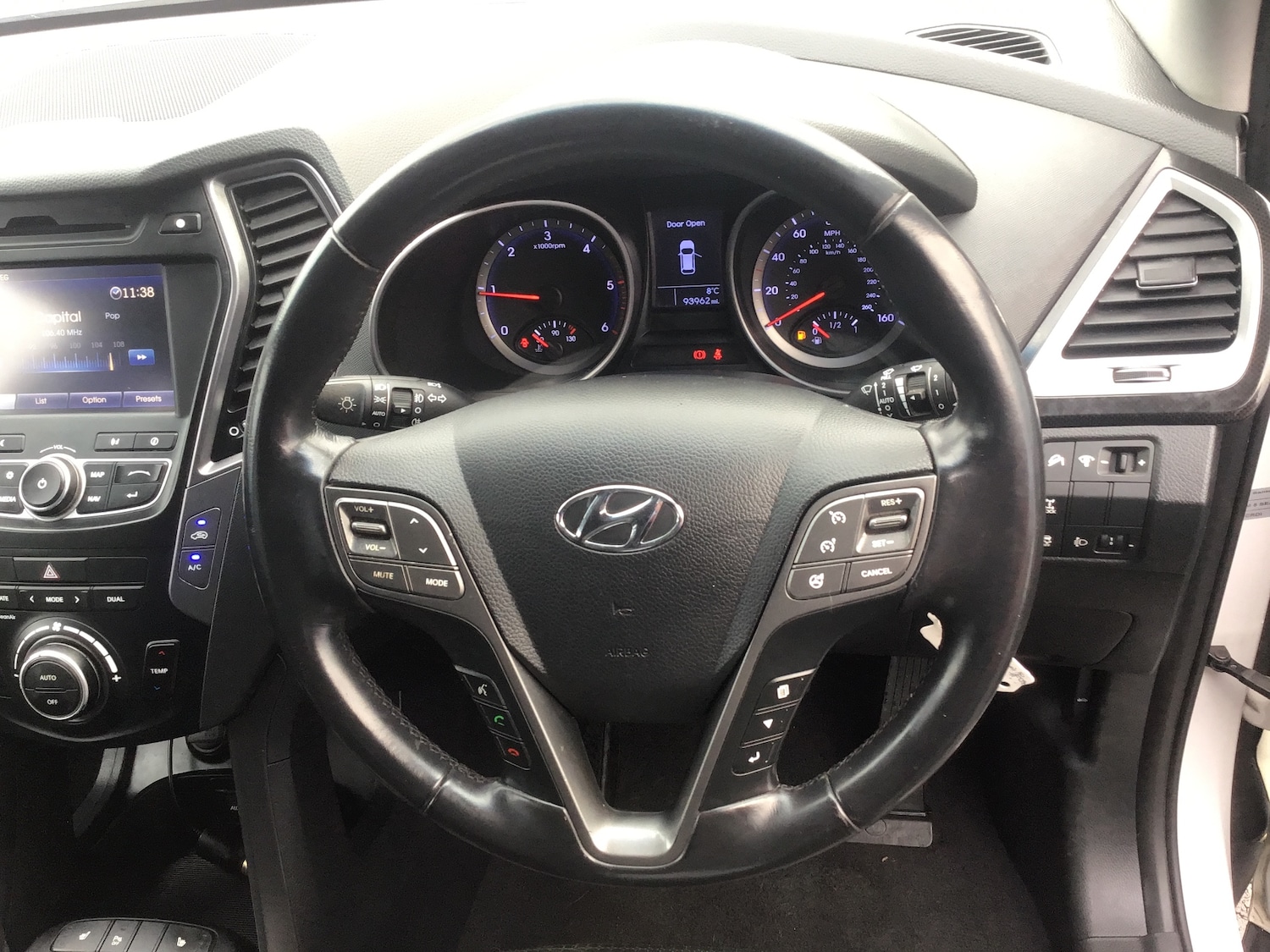 Used Hyundai Santa Fe 2014 for sale - 76681667: Photo 23