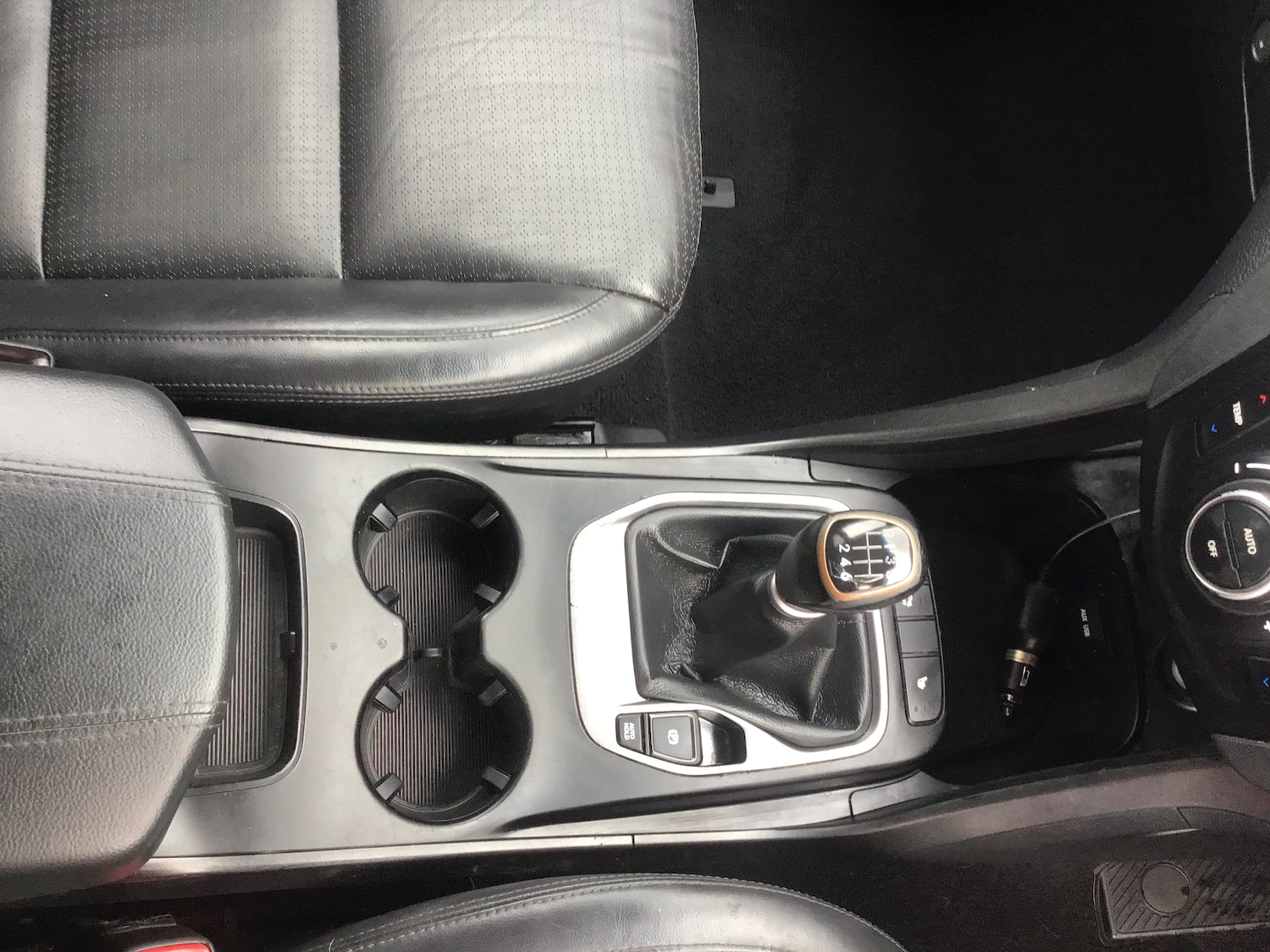 Used Hyundai Santa Fe 2014 for sale - 76681667: Photo 26